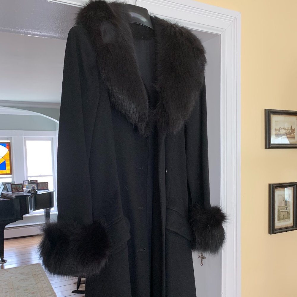 Long Black Coat w/ Fox Trim - Picture 4 of 6